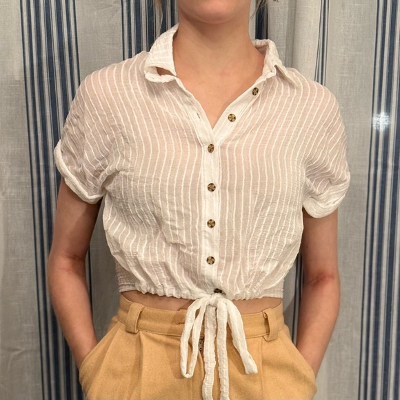 Tops - Elegant White Button-Down Tie-Front Shirt
